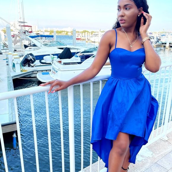 Dress - Picture 4 of 4